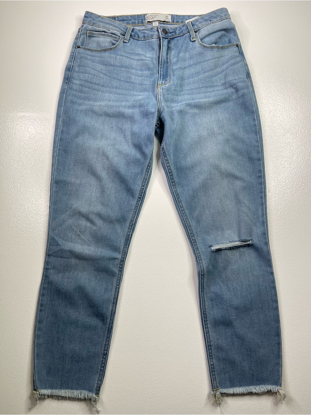 Abercrombie & Fitch Curve Love High Rise Light Wash Ankle Jean Size 30/10 R
